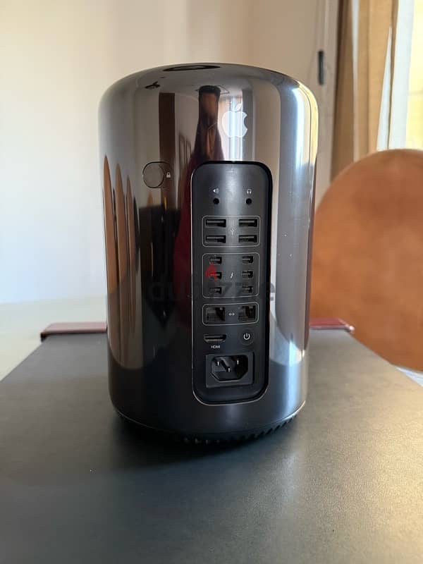 Mac Pro (Late 2013) 0