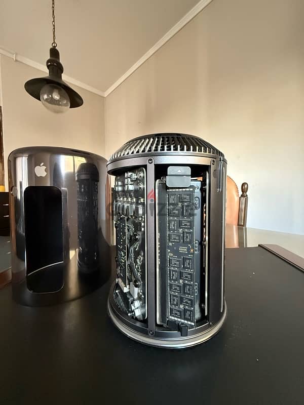 Mac Pro (Late 2013) 12