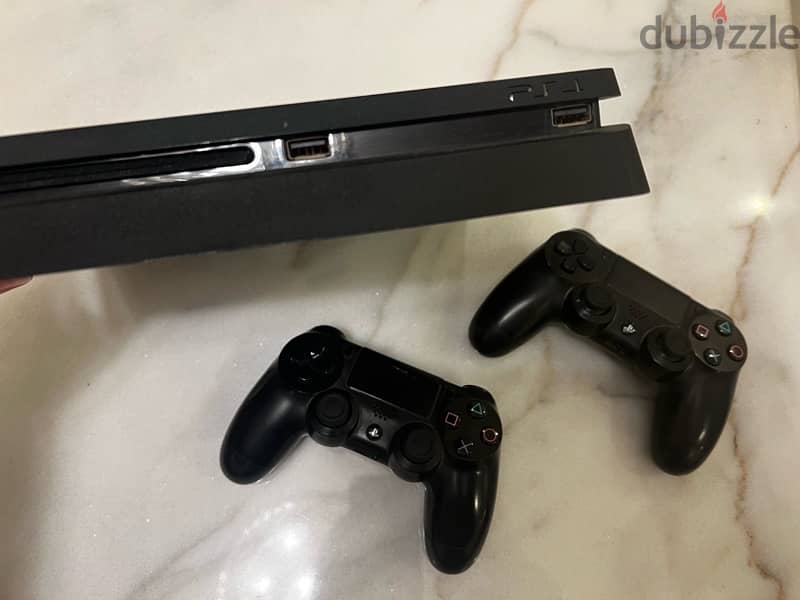 PS4 500G used like new 3