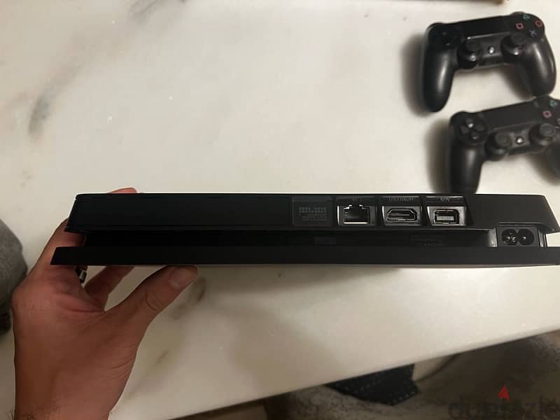 PS4 500G used like new 5