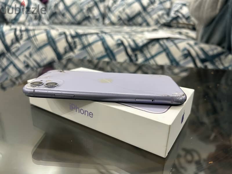 i phone 11 storage 128 GB purple 3