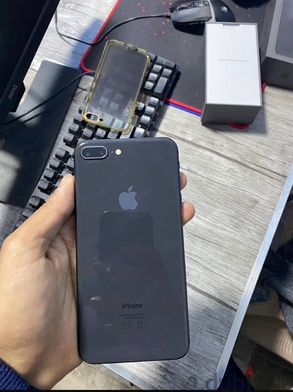 iphone 8 plus 64 G 1