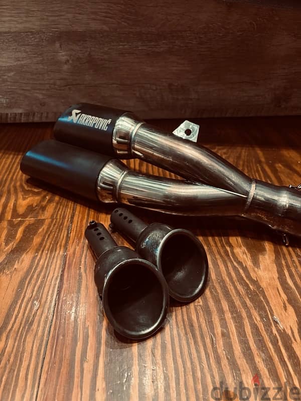 exhaust akrapovic 1