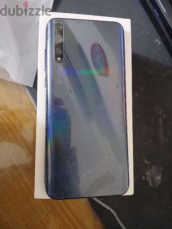 Huawei Y8P مساحه ١٢٨جيجا و٦رام 2