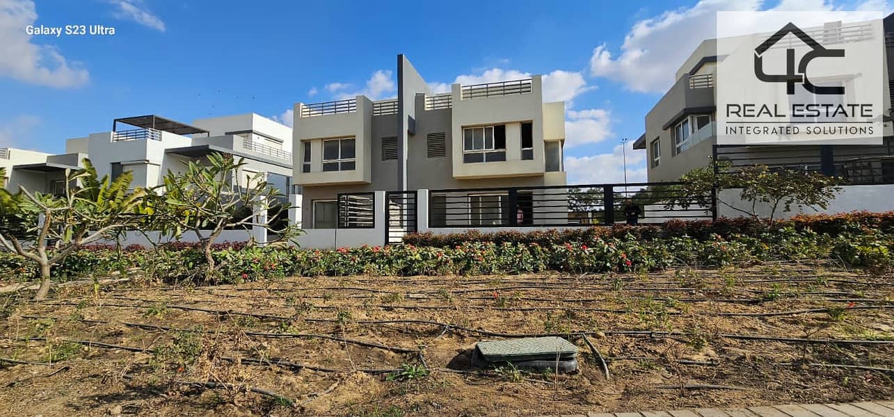 For sale, Twin house, Ready to move , in Hyde Park, 310 m, at the lowest price in the market,prime location,view landscape in Hyde park new cairo 0