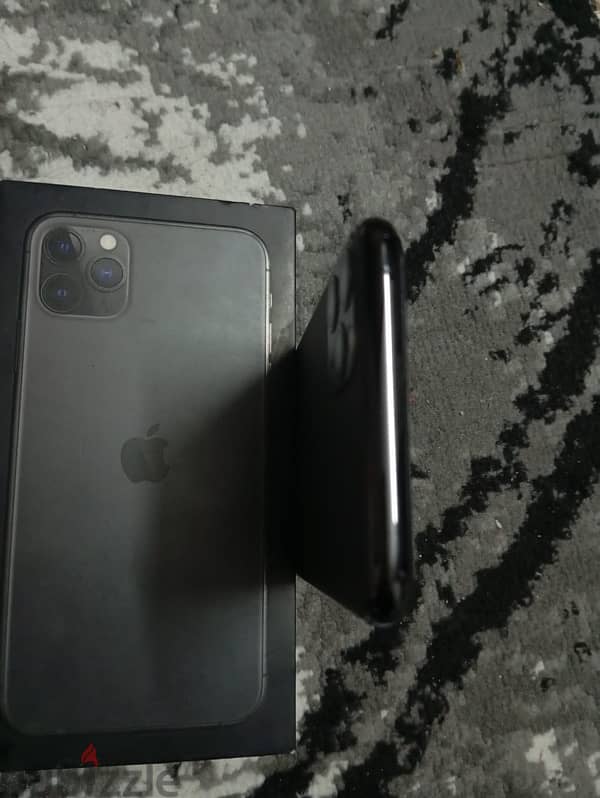 IPhone 11 Pro Max 0