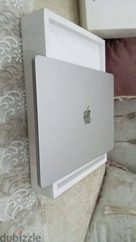 MacBook Air 15 inch  256G M2  كالجديد تماما السعر لسرعة البيع 5