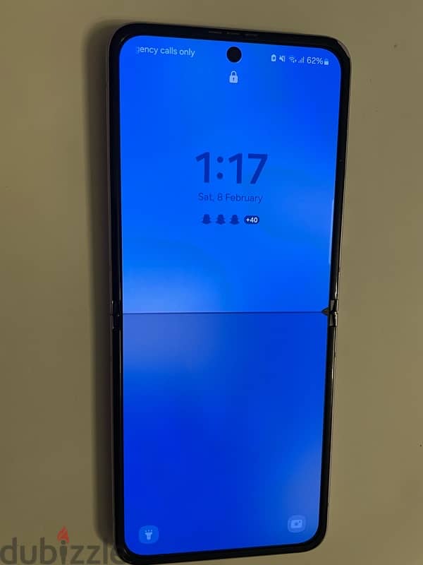 Samsung z flip 3 for sale (محتاج تغيير شاشه) 1