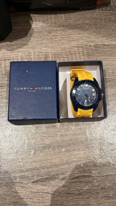 tommy hilfiger watch