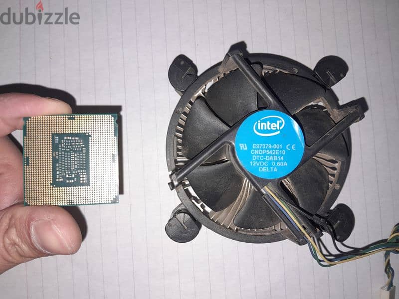 Intel i3 8100u انتل 4