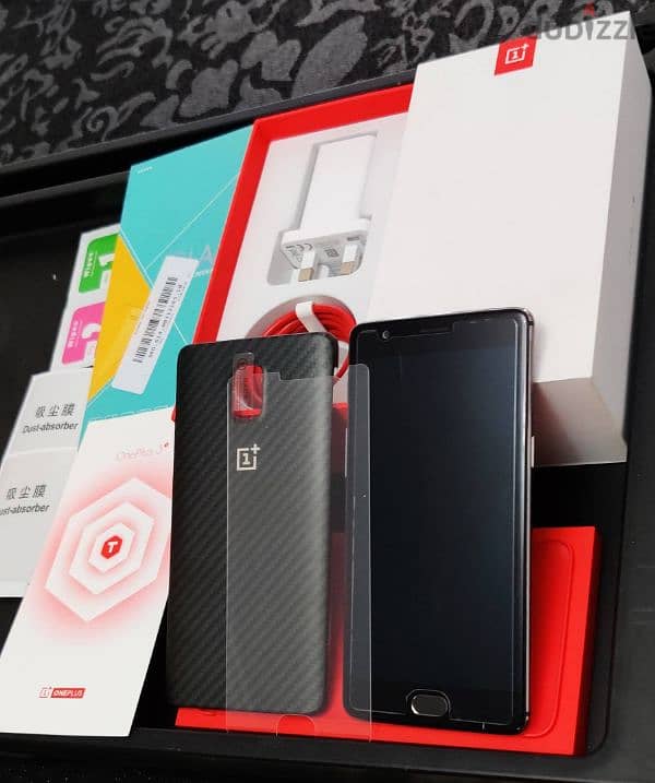 OnePlus 3T with all original box +charger 8