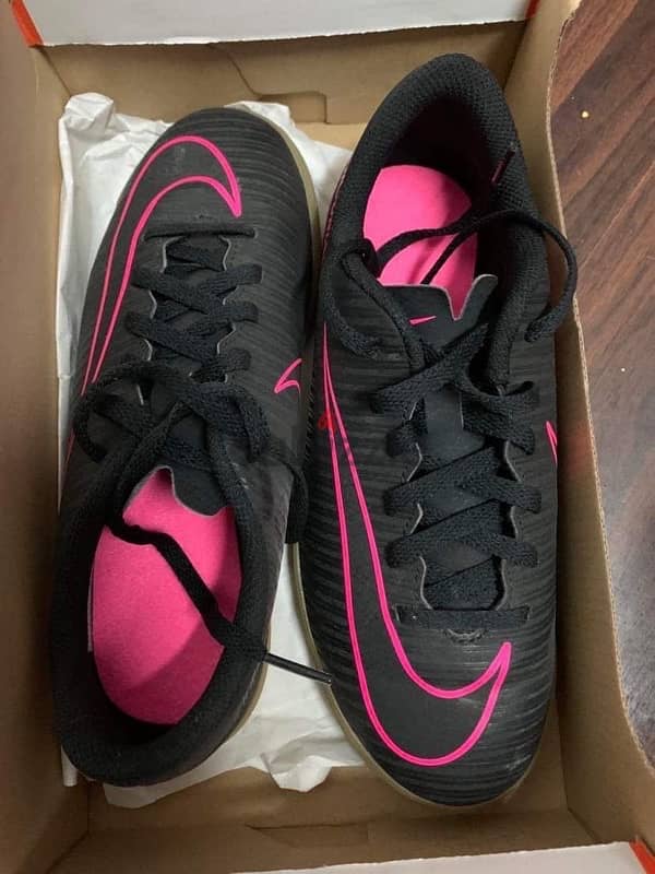 Nike Black-Pink Blast shoe 1