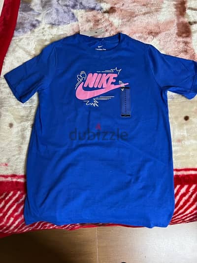 Nike Graphic kids Tshirt Siza XL