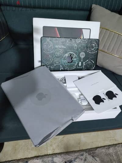 MacBook Pro M1 pro 14 inch With Box Like New