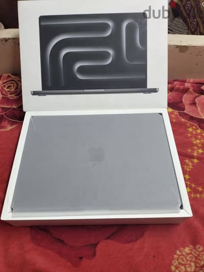 MacBook Pro M3 pro 14 inch New Ram 18