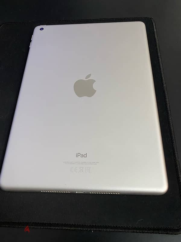 Ipad 6th generation 32 GB 1