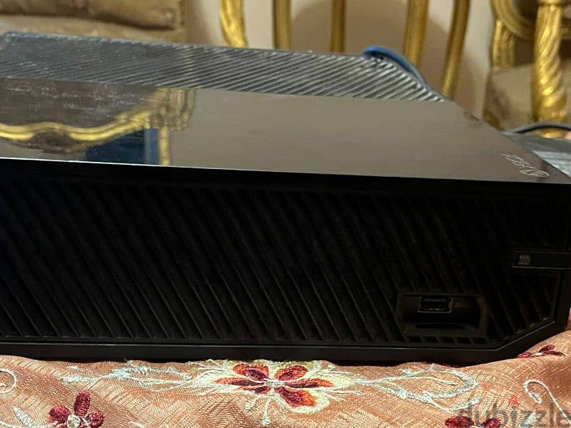 Xbox one بحالة ممتازة 2