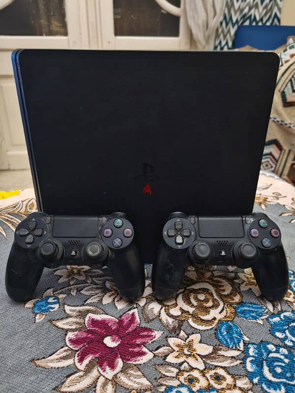 Playstation 4 Slim 500 GB + 2 Controllers -  بلايستيشن ٤ + دراعين 2