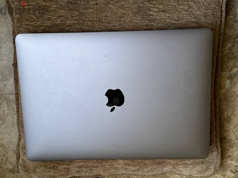 MacBook Pro 13 inch 16 RAM 512 SSD علبة وشاحن اصلي Space Silver 2020 3