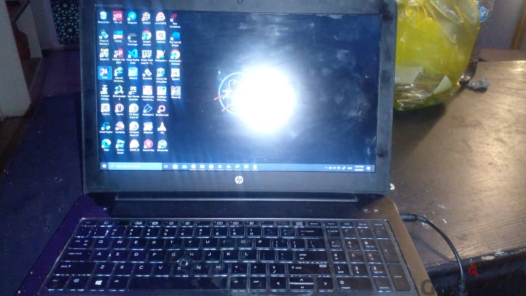 HP ZBook 15 G3 مستعمل للبيع 0