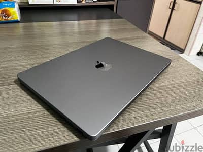 Macbook Pro 14 in M1 Pro Space Gray