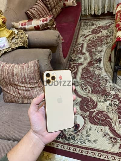 iphone 11 pro max 256 استعمال نضيف جدا