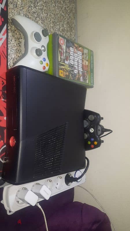 xbox 360 للبدل مع ps3 و يكون معدل و عليه العاب 1