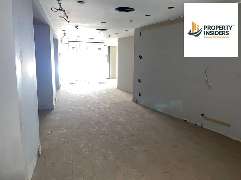 Licensed shop 220 m for rent in Mohandessin, Al-Hijaz Street 0