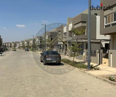 For Sale: Immediate Delivery Townhouse in Etapa Compound    Prime Location: Overlooking Sheikh Zayed, near Beverly Hills, Al Rabwa, and Al Ahly Club.