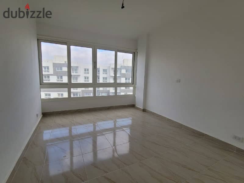 "Unmissable rental opportunity: 73m² first occupancy apartment in Madinaty with modern finishes, stylish design, and open view!" 0