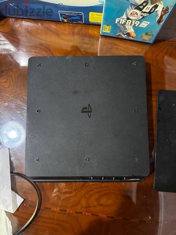 Ps4 slim 1