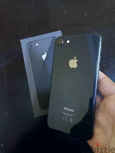 iPhone 8 حالة ممتازة