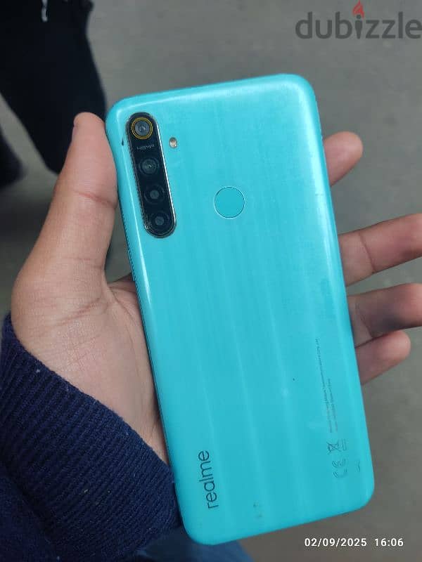 موبايل realme 6i مساحة 64 الشاشة فيها حاجه بسيطه خالص 1