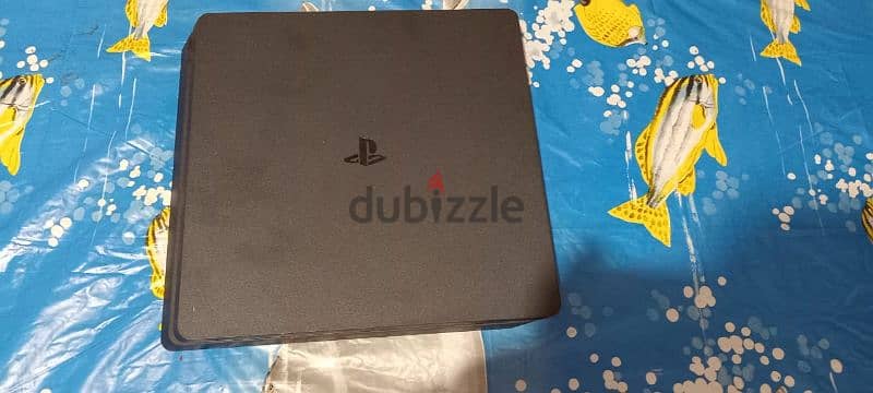 ps4 slim 1 t  like new 5