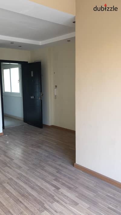 Apartment for rent with kitchen and air conditioners in The Address Compound, Sheikh Zayed