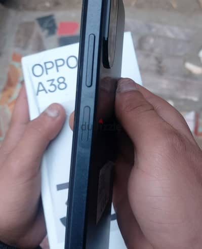 هاتف oppoa38 مستعمل للبيع معاه الكرتونة والشاحن ومعاه جرابين