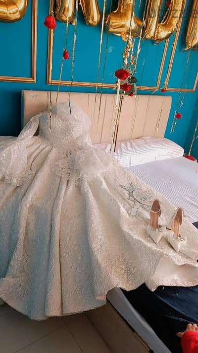 Wedding dress