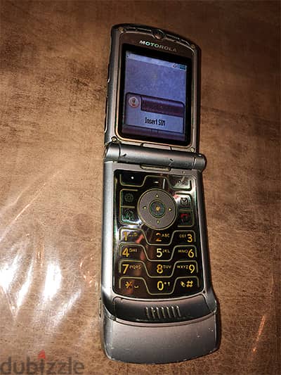 Motorola - Razr V3 1