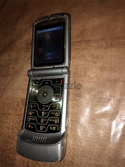 Motorola - Razr V3 2