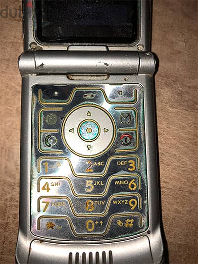 Motorola - Razr V3 4