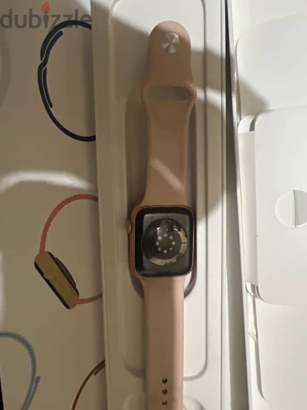 Apple Watch Series 6 (44 mm) . 1