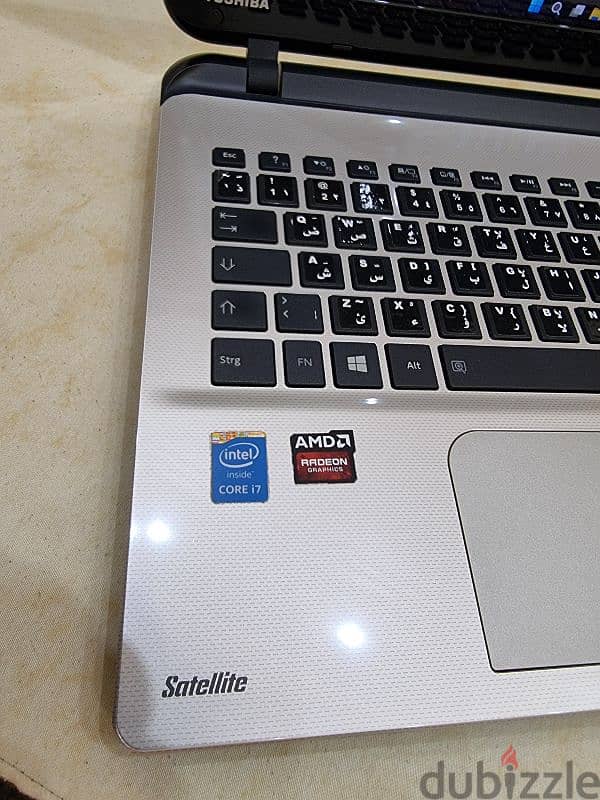 لابتوب توشيبا Intel core i7 الجيل الخامس 2,4Ghz 500GB SSD / 16GB RAM 8