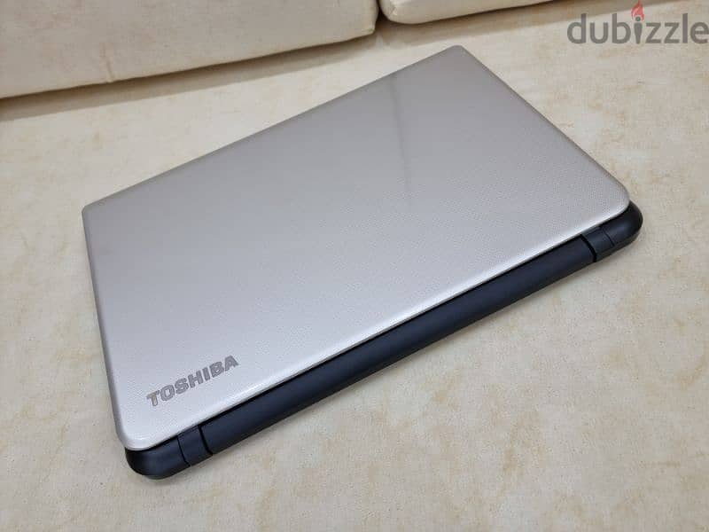 لابتوب توشيبا Intel core i7 الجيل الخامس 2,4Ghz 500GB SSD / 16GB RAM 9