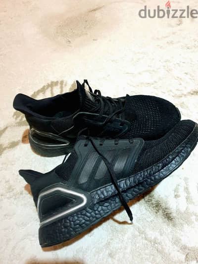 كوتش adidas    ultra boost مقاس 44   . . full black