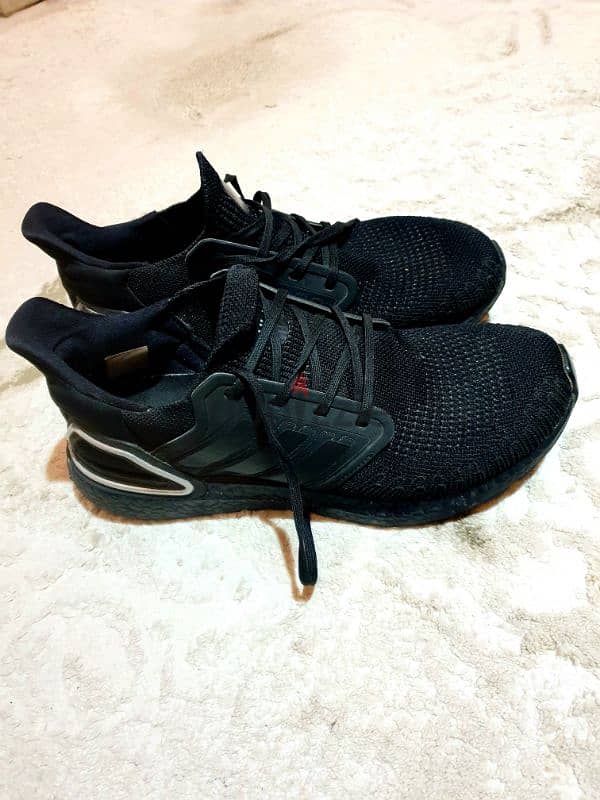 كوتش adidas    ultra boost مقاس 44   . . full black 1