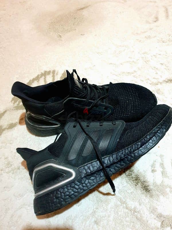 كوتش adidas    ultra boost مقاس 44   . . full black 2