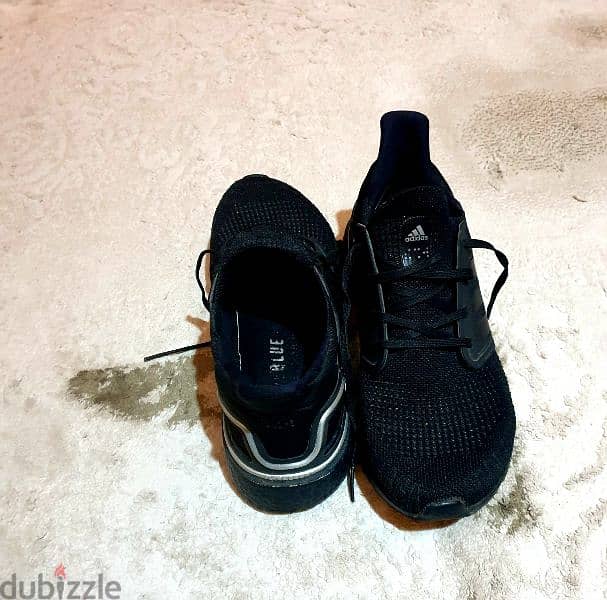 كوتش adidas    ultra boost مقاس 44   . . full black 3