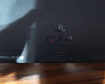 PlayStation 4 500 GB like new