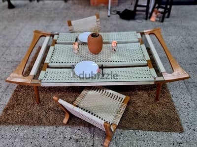 تباع منفصلة طاولة وسط أو طبلية بكراسي (Coffee table)