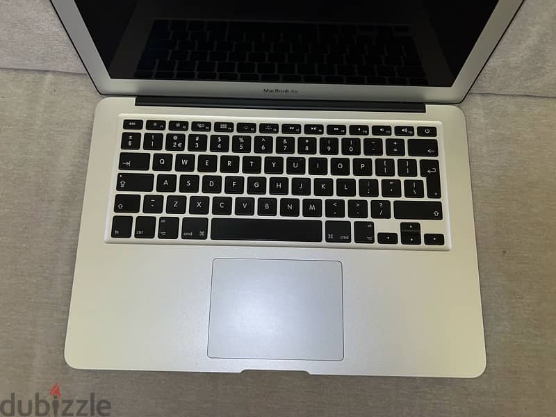 MacBook Air (13-inch , Early 2015) 2